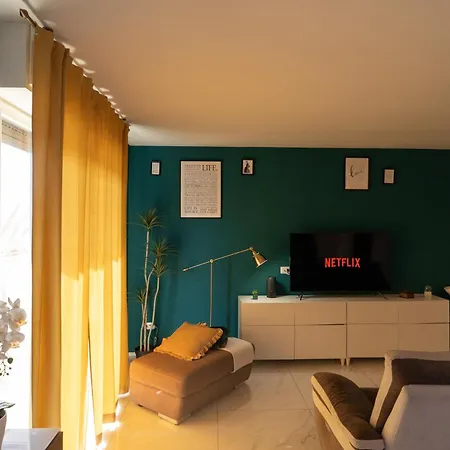 Lux View Luxury & Swiss View Aparthotel Como
