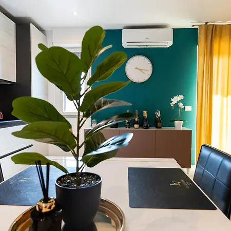 Lux View Luxury & Swiss View 3*